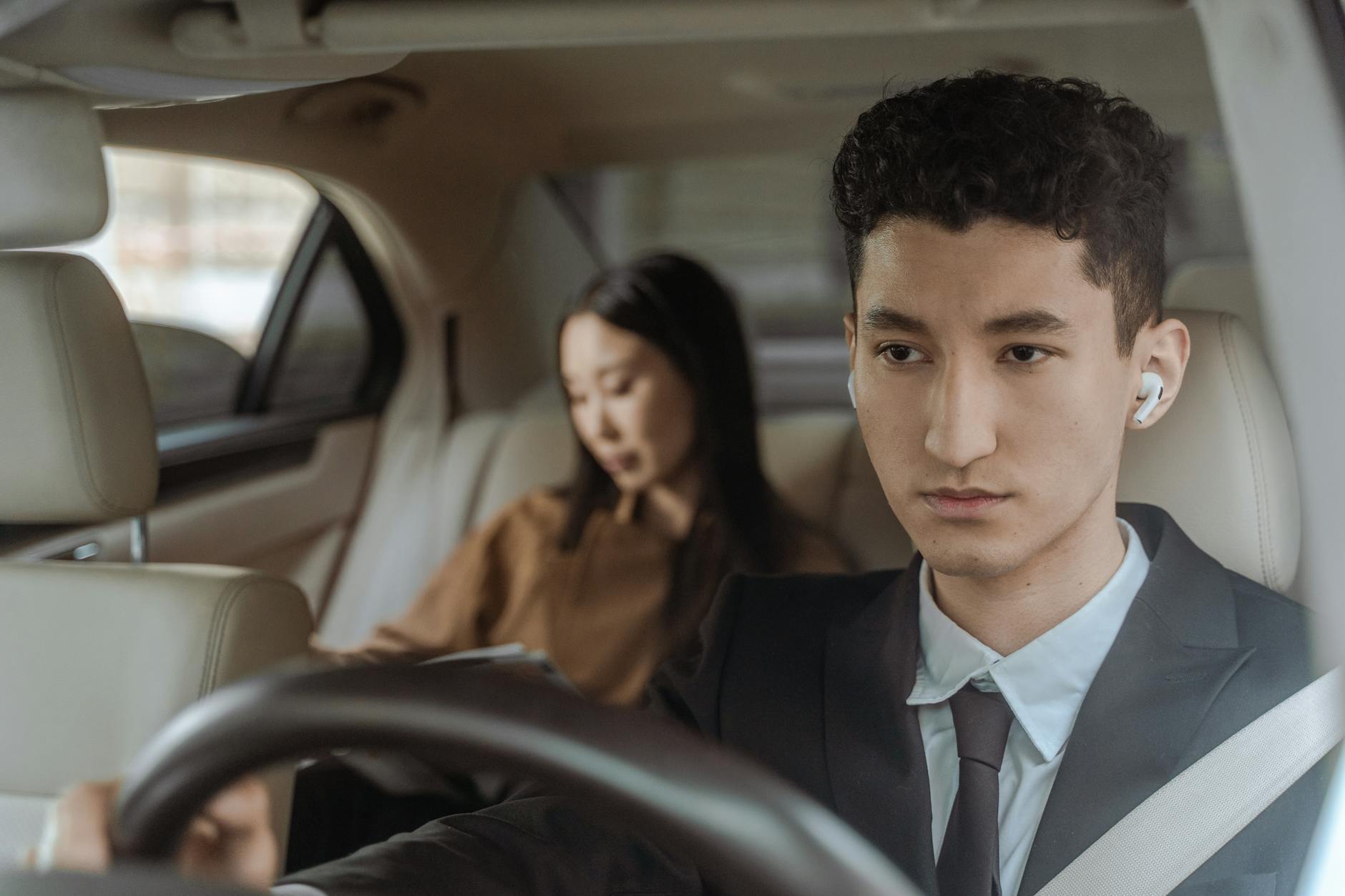 Cum automatizezi rezervările cu AI în sistemele taxi & chauffeur