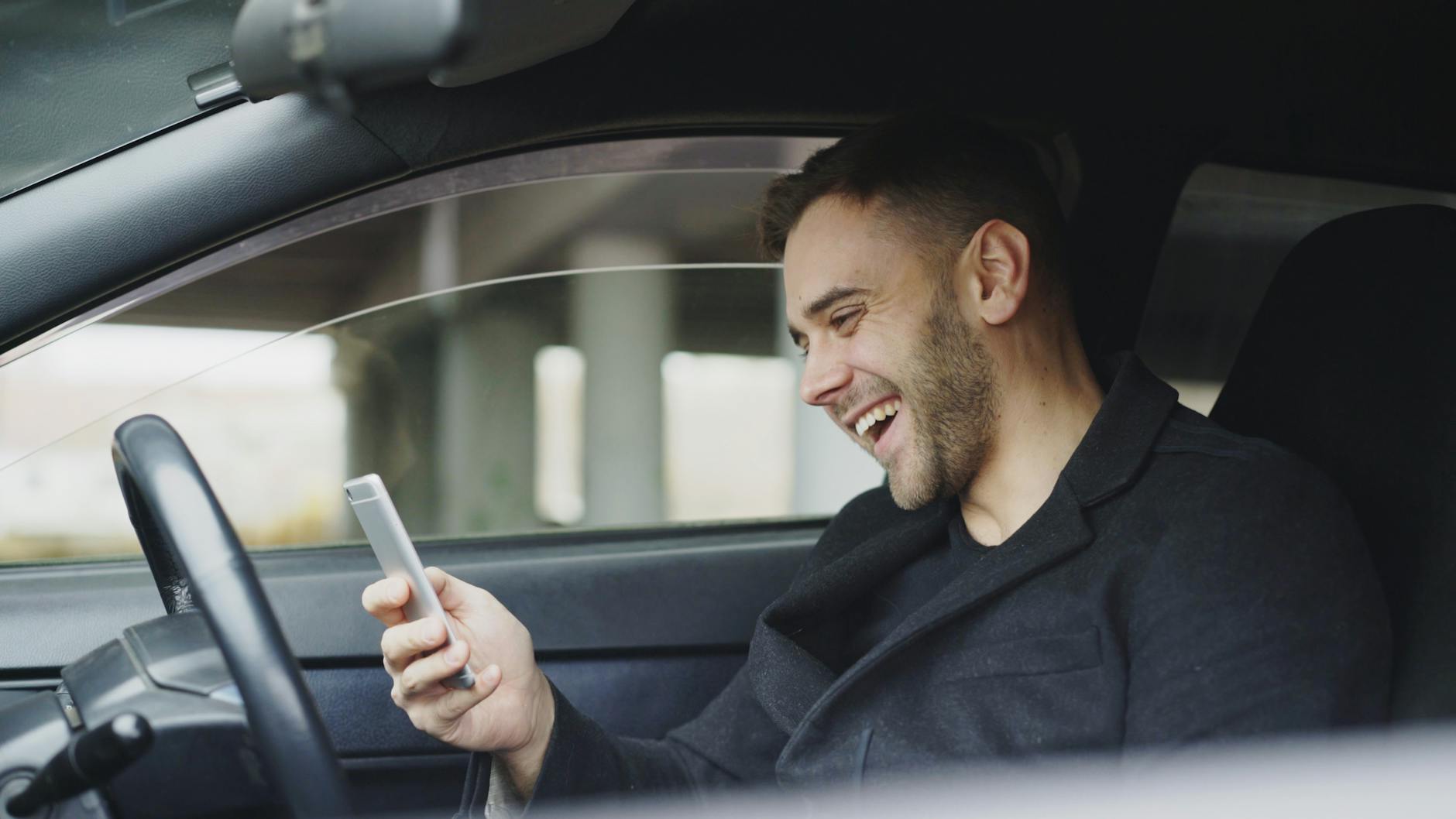 AI pentru Anunțuri Auto: Colectarea Datelor și Prevenirea Greșelilor