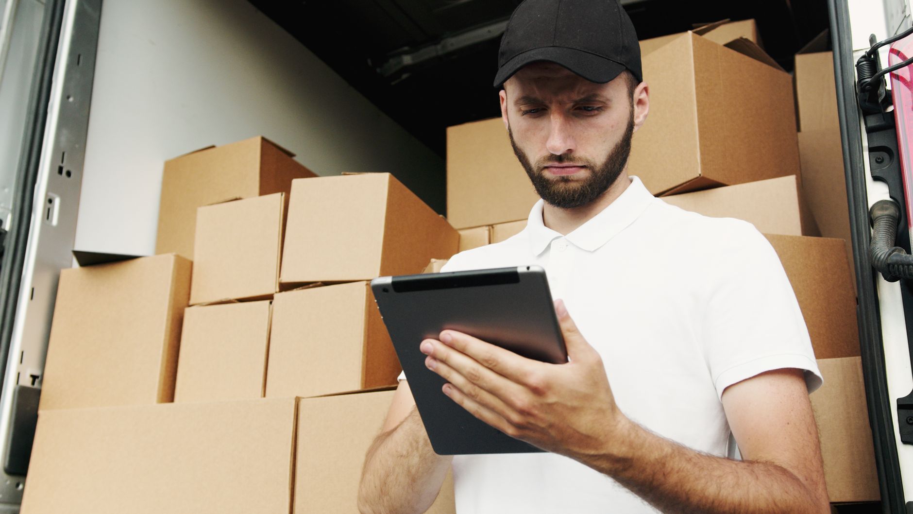 Viitorul transportului de marfă: automatizarea livrărilor B2B - Viitorul transportului de marfă: automatizarea Proof of Delivery B2B și rerutarea livrărilor